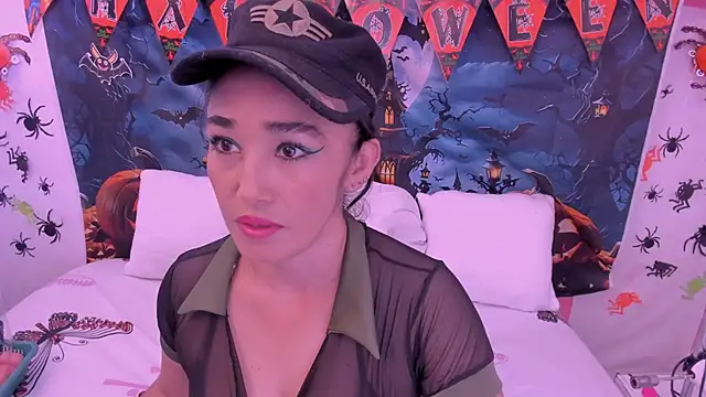 charlotte-11 online show from October 2025 02:51:02 PM