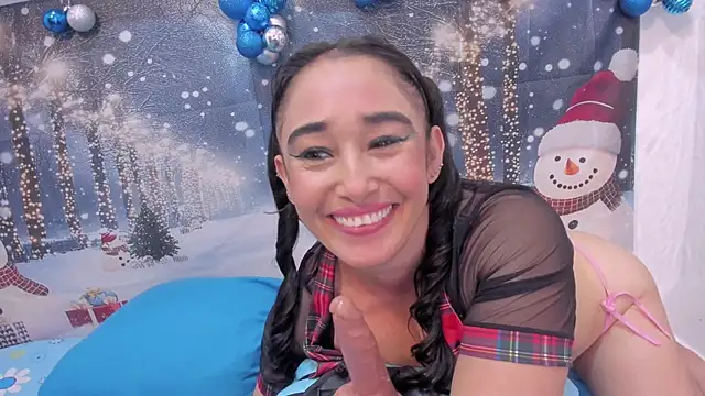 charlotte-11 online show from December 2025 03:41:01 PM