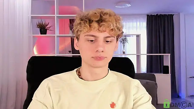 Snapshot of sunnyburn_boy chatting on February 2025 05:55:01 AM sunnyburn boy online show from February 2025 05:55:01 AM