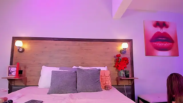 Snapshot of EmmaBakeer chatting on October 2025 10:56:02 AM EmmaBakeer online show from October 2025 10:56:02 AM