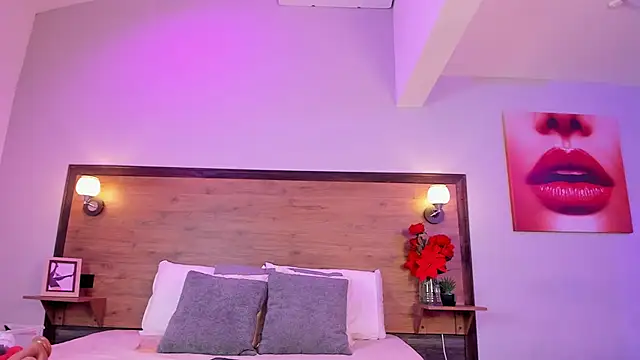 Snapshot of EmmaBakeer chatting on October 2025 10:46:02 AM EmmaBakeer online show from October 2025 10:46:02 AM