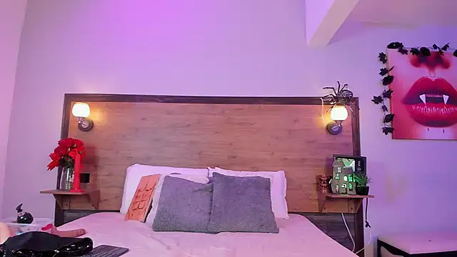 Snapshot of EmmaBakeer chatting on October 2025 10:59:02 AM EmmaBakeer online show from October 2025 10:59:02 AM