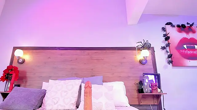 Snapshot of EmmaBakeer chatting on October 2025 11:29:01 AM EmmaBakeer online show from October 2025 11:29:01 AM