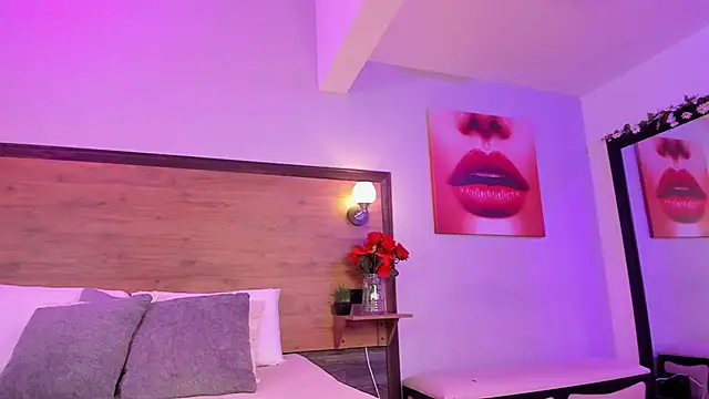 EmmaBakeer online show from November 2025 11:10:01 AM