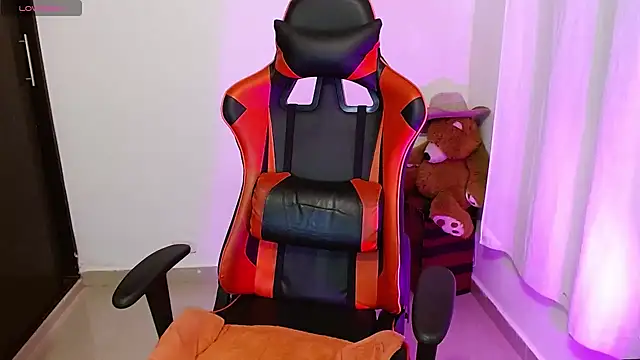 Snapshot of daarklover chatting on January 2025 10:13:02 AM daarklover online show from January 2025 10:13:02 AM