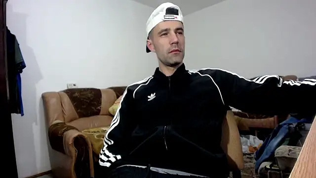 I like older menn online show from February 2026 05:48:01 AM