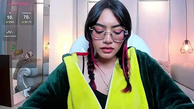 AzuraKindong online show from January 2025 01:37:02 AM