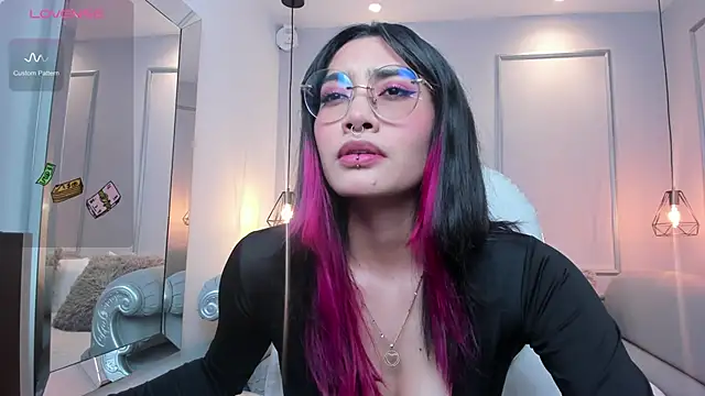 AzuraKindong online show from January 2025 07:43:01 PM