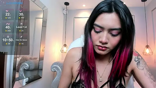 AzuraKindong online show from January 2025 07:28:01 PM