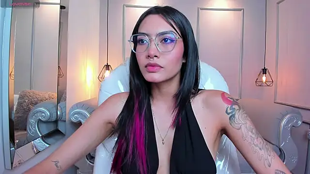 AzuraKindong online show from September 2025 07:26:01 PM