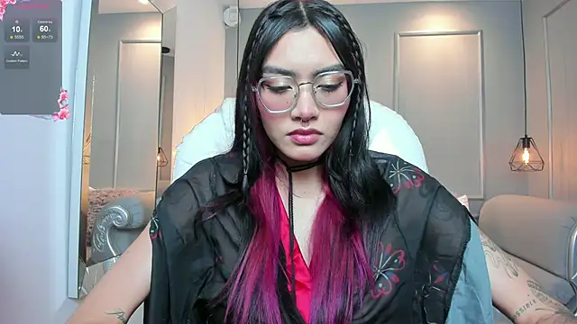 AzuraKindong online show from December 2025 07:21:02 PM