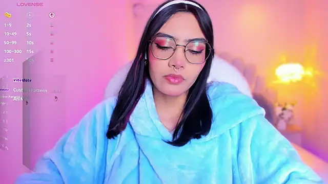 AzuraKindong online show from April 2026 07:26:01 PM