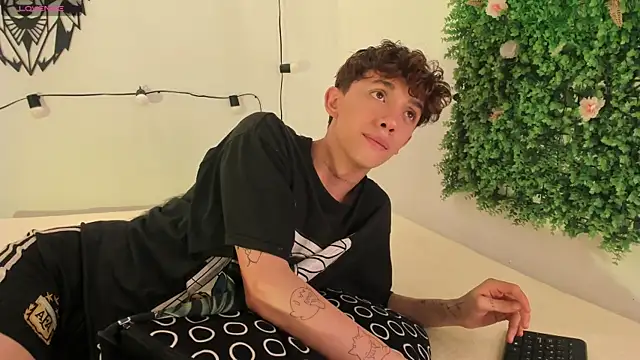 Tomy Rox online show from March 2025 08:00:01 PM