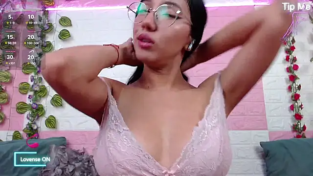 AnyaFloyd69 online show from March 2025 11:49:02 PM