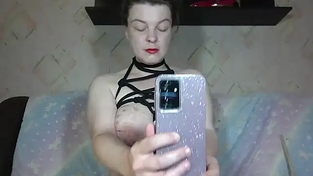Snapshot of DarkIlona chatting on June 2026 07:08:01 AM DarkIlona online show from June 2026 07:08:01 AM