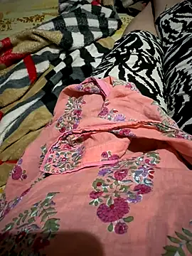 Meghnaaaaaa online show from November 2025 02:04:01 PM