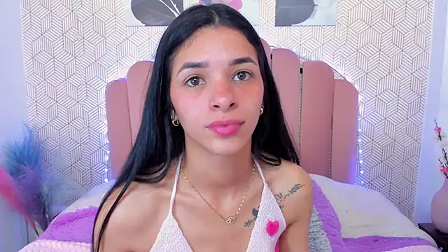 Snapshot of LisaBrunett chatting on January 2025 10:34:01 PM LisaBrunett online show from January 2025 10:34:01 PM
