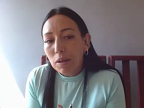 Laura martin  online show from January 2025 02:59:02 PM