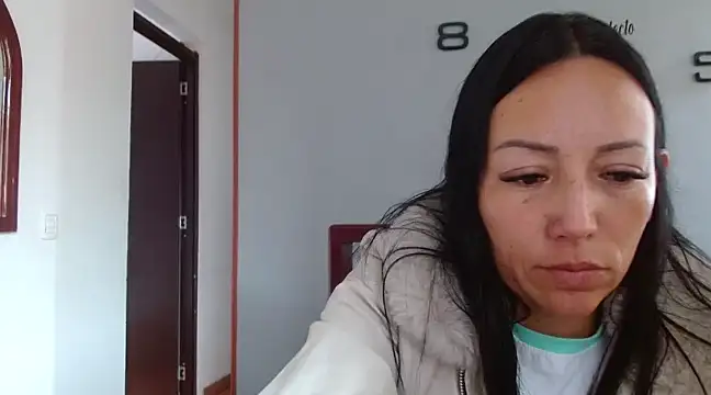 Laura martin  online show from January 2025 04:06:01 PM