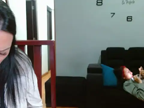 Laura martin  online show from January 2025 10:08:02 PM