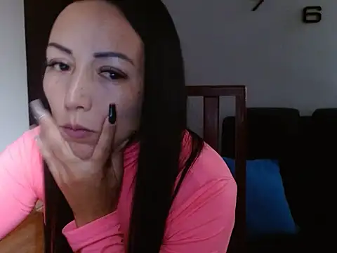 Laura martin  online show from January 2025 11:00:02 PM