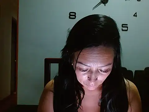 Laura martin  online show from January 2025 01:00:02 AM