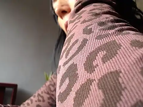 Laura martin  online show from April 2026 01:41:01 PM