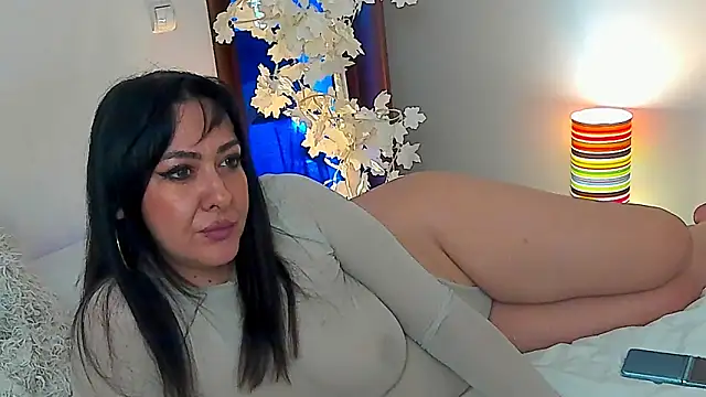 GracyJee online show from March 2025 11:19:02 AM