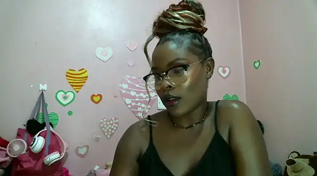 Snapshot of hot_cupcake01 chatting on December 2024 02:12:01 AM hot cupcake01 online show from December 2024 02:12:01 AM