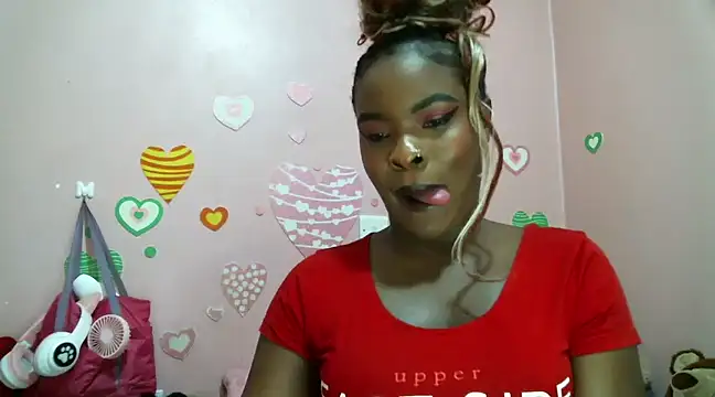 Snapshot of hot_cupcake01 chatting on December 2024 02:14:02 AM hot cupcake01 online show from December 2024 02:14:02 AM