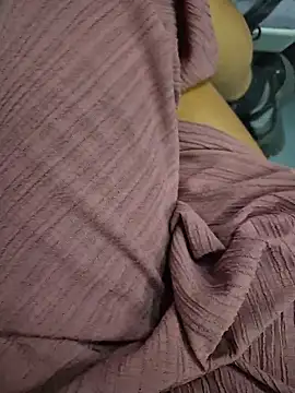 Snapshot of SexyErola27 chatting on October 2025 09:17:02 AM SexyErola27 online show from October 2025 09:17:02 AM