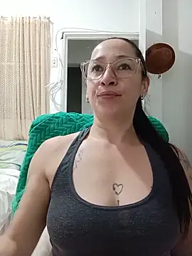 emilypoppy3 online show from June 2026 01:05:01 AM