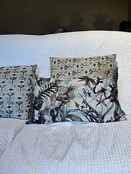 Melody87 online show from October 2025 02:04:01 PM