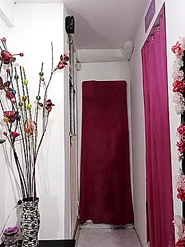 sweetfantasyy69 online show from February 2026 02:00:01 AM