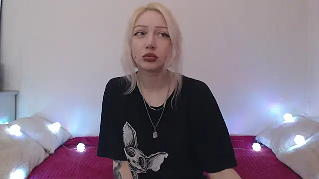 Snapshot of Emily_hardcore chatting on July 2026 08:44:02 PM Emily hardcore online show from July 2026 08:44:02 PM