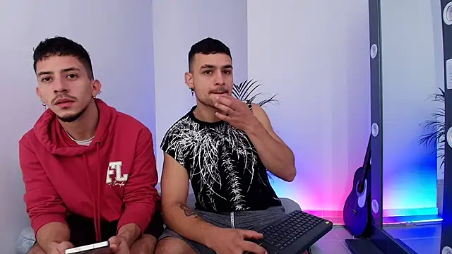 Aron-santoro online show from November 2025 01:54:02 PM