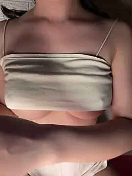 Snapshot of Thao-Cherry chatting on October 2025 11:16:02 PM Thao-Cherry online show from October 2025 11:16:02 PM