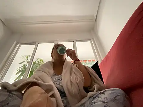 sweeviolet online show from March 2025 09:42:01 AM