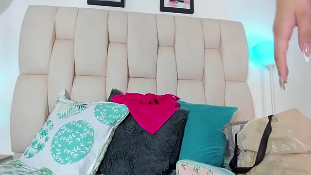 KristalFoxx online show from January 2026 11:01:01 AM