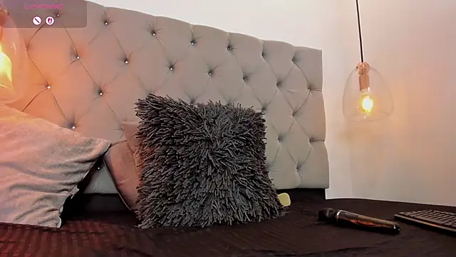 AnnPrices online show from February 2025 04:16:02 PM