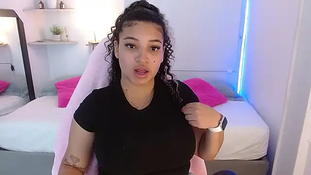 Julia Boobs online show from September 2025 12:17:01 PM