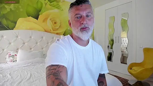 BlowMyXXL online show from May 2026 07:39:01 AM
