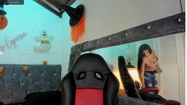 sarajhonson dl online show from October 2025 05:14:02 PM