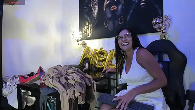 miss lucero1 online show from October 2025 08:28:01 PM