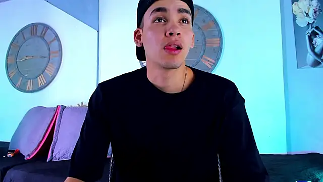 Mike 0233  online show from December 2024 03:51:01 AM