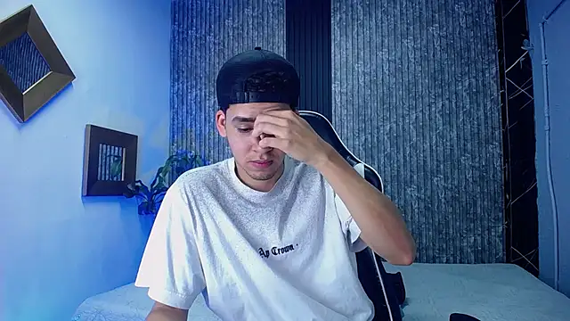 Mike 0233  online show from October 2025 04:46:01 AM