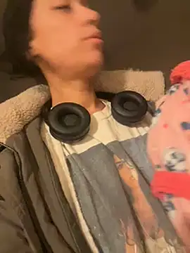 starrynikki online show from January 2025 12:47:02 PM