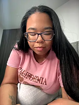 XMara online show from October 2025 06:54:02 PM