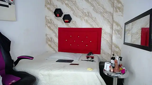 issa  love online show from November 2025 12:26:01 PM