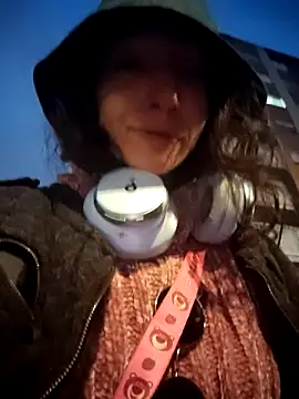 Lucy cole online show from February 2025 11:30:01 PM